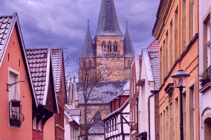 Natalie, 27 — Escort in Warendorf, Germany