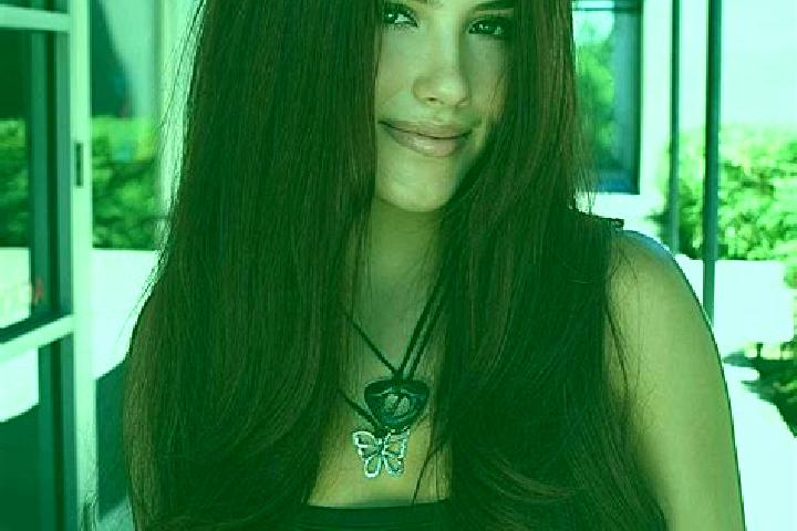 Natalie, 28, a auburn dark-eyed caucasian companion based in Kucan Marof. Offering Massage, A-Level, OWO, Roleplay. Available for incall and outcall, overnig...