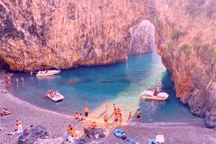 Natalie, 28, a black green-eyed european companion based in San Nicola Arcella. Offering Dinner Date, 69. Available for incall and outcall, overnight booking...