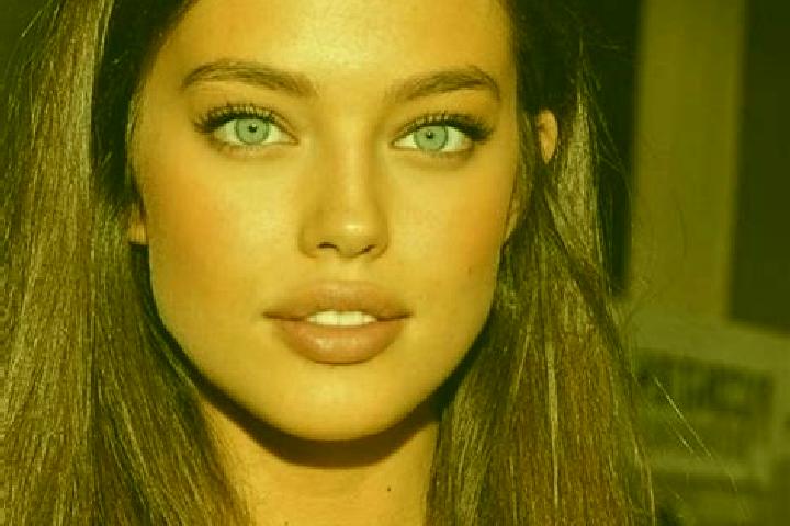 Natalie, 28, a chestnut grey-eyed caucasian companion based in Fuente del Berro. Offering Tantra, Couples, Roleplay. Available for incall and outcall, day an...