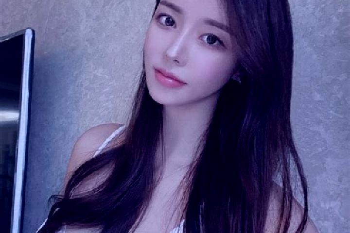 Natalie, 28 — Escort in Sandaogang, China
