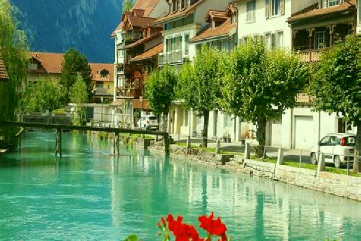 Natalie, 28 — Escort in Zaziwil, Switzerland