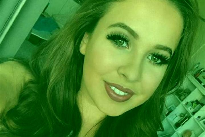 Natalie, 29, a red brown-eyed mediterranean companion based in Parizh. Offering GFE, Striptease, Dinner Date. Available for incall and outcall, day and eveni...