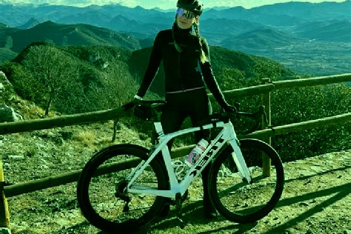 Natalie, 29 — Escort in Mont-ral, Spain