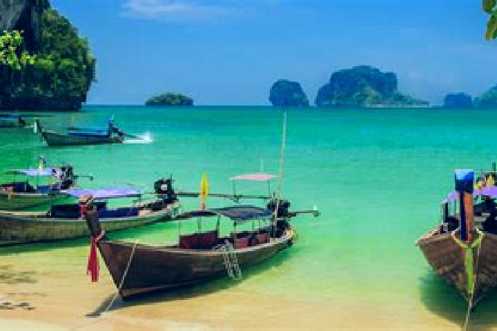 Natalie, 29 — Escort in U Thong, Thailand