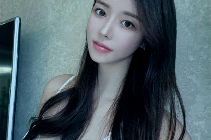 Natalie, 29 — Escort in Zhoujiashan, China