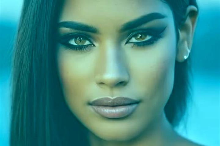 Natalie, 30, a auburn dark-eyed latina companion based in Sisters. Offering Girlfriend Experience, Striptease, BDSM, CIM, Overnight. Available for incall and...