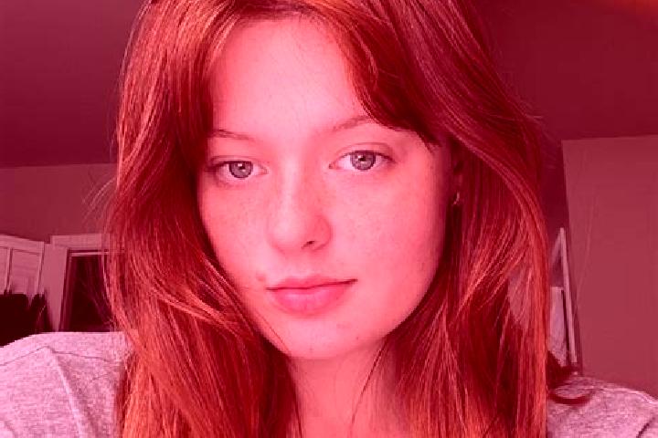 Natalie, 30, a auburn grey-eyed mixed companion based in Skarmagkas. Offering A-Level, Party Girl, 69, GFE. Available for incall and outcall, overnight booki...