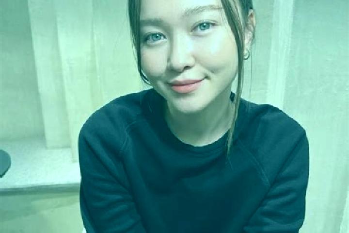 Natalie, 30, a chestnut blue-eyed asian companion based in Obu. Offering A-Level, BDSM, Prostate Massage. Available for incall and outcall, day and evening d...