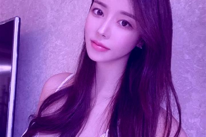 Natalie, 30 — Escort in Jialou, China