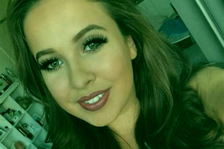 Natalie, 31, a auburn amber-eyed mediterranean companion based in Trohempleu. Offering CIM, Duos, Party Girl, Tantra. Available for incall and outcall, day a...