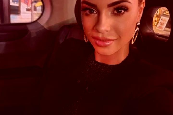 Natalie, 31, a auburn brown-eyed latina companion based in North Wootton. Offering A-Level, Travel Companion, 69, Dinner Date. Available for incall and outca...