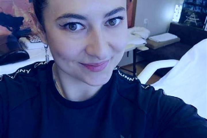 Natalie, 32, a brunette grey-eyed asian companion based in Dionisio Cerqueira. Offering BDSM, Striptease, Erotic Massage. Available for incall and outcall, o...