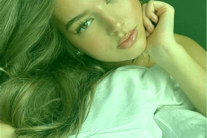 Natalie, 32, a brunette hazel-eyed latina companion based in Cadafais. Offering Striptease, Prostate Massage, Overnight, CIM, Girlfriend Experience. Availabl...