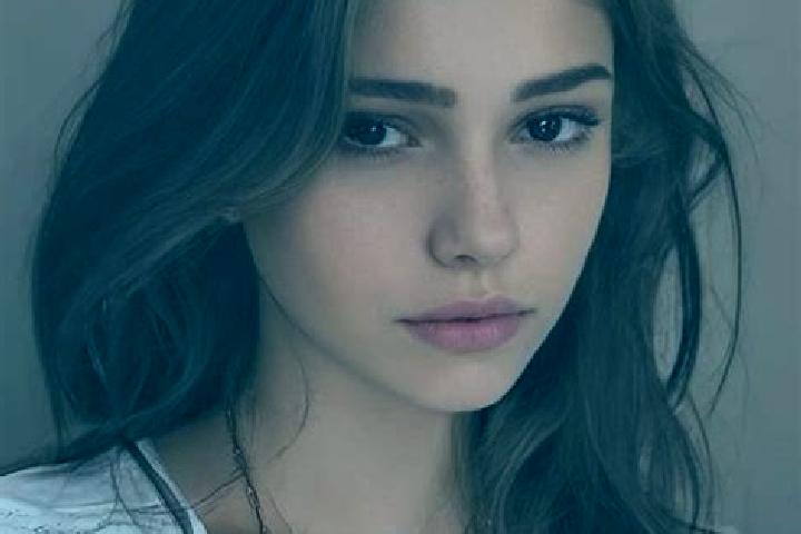 Natalie, 32, a chestnut hazel-eyed slavic companion based in Petersbach. Offering Travel Companion, Massage. Available for incall and outcall, day and evenin...