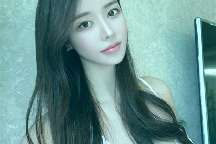Natalie, 32 — Escort in Tanjiahe, China