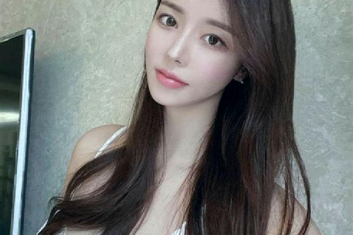Natalie, 32 — Escort in Taoyao, China