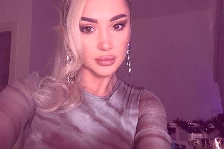 Natalie, 33, a auburn green-eyed middle eastern companion based in Ilyinogorsk. Offering GFE, Party Girl. Available for incall and outcall, overnight booking...