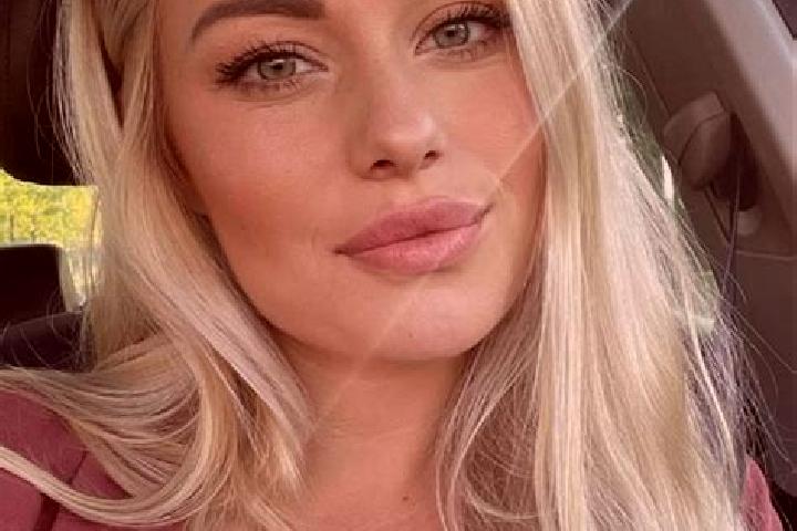 Natalie, 33, a blonde hazel-eyed mediterranean companion based in Lacolle. Offering Domination, A-Level, Travel Companion. Available for incall and outcall, ...