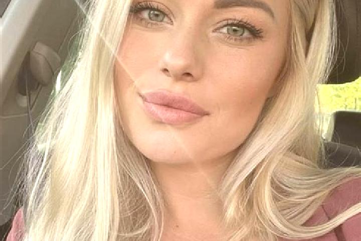 Natalie, 33, a dark blonde hazel-eyed mediterranean companion based in Pimenta. Offering Travel Companion, GFE, Dinner Date, Roleplay. Available for incall a...