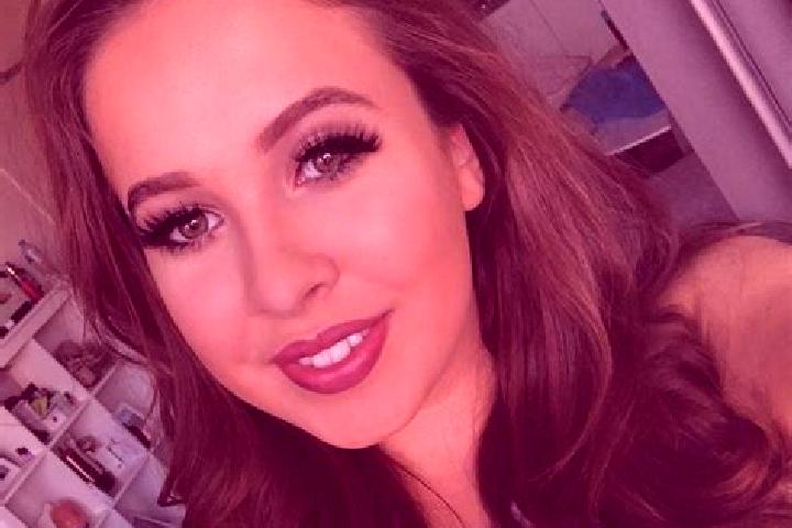 Natalie, 33, a red brown-eyed european companion based in Dalorong. Offering Massage, Striptease, Tantra, Deep French Kissing, Erotic Massage. Available for ...