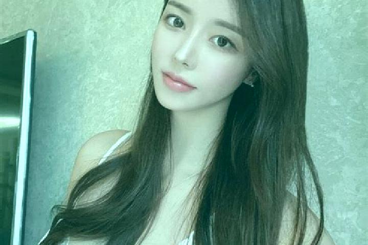 Natalie, 33 — Escort in Yuezhao, China