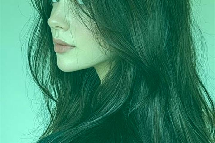 Natalie, 34, a auburn brown-eyed mediterranean companion based in Pompanua. Offering Roleplay, 69, BDSM. Available for incall and outcall, day and evening da...