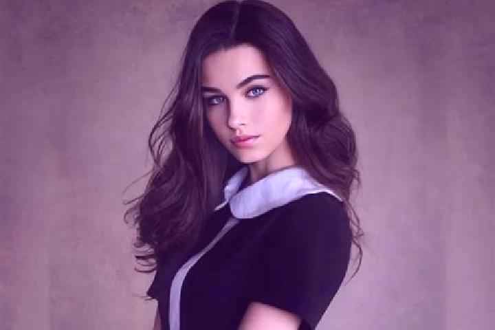 Natalie, 34, a brunette blue-eyed slavic companion based in Altunizade. Offering Roleplay, Dinner Date, Overnight, Deep French Kissing, Girlfriend Experience...