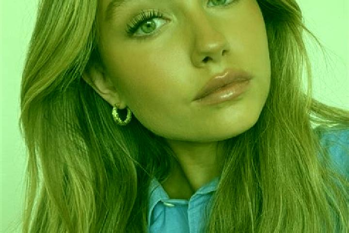 Natalie, 34, a dark blonde green-eyed european companion based in Villa Oliveti. Offering Erotic Massage, A-Level, Domination, Striptease, 69. Available for ...