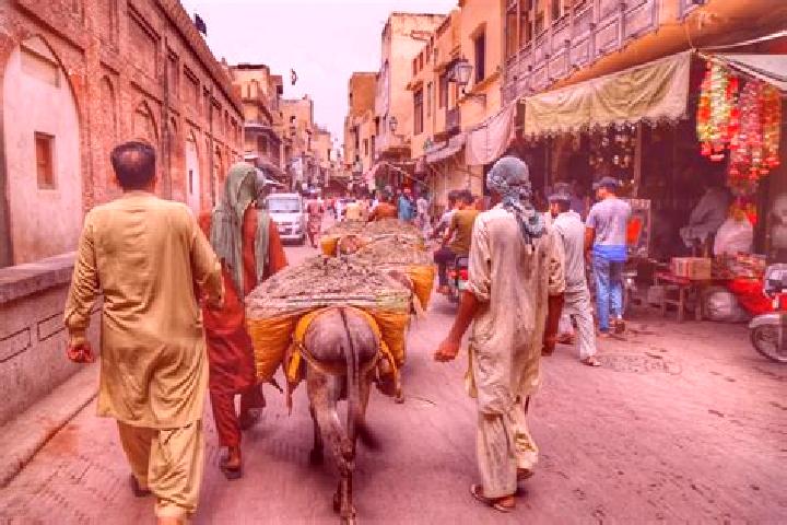 Natalie, 34 — Escort in Kot Radha Kishan, Pakistan