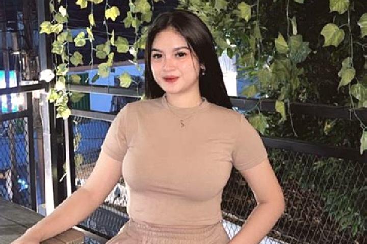 Natalie, 34 — Escort in Mawar, Indonesia