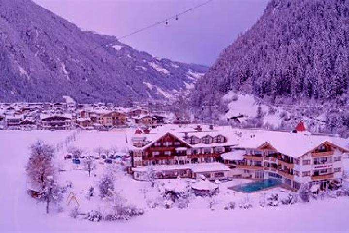 Natalie, 34 — Escort in Mayrhofen, Austria