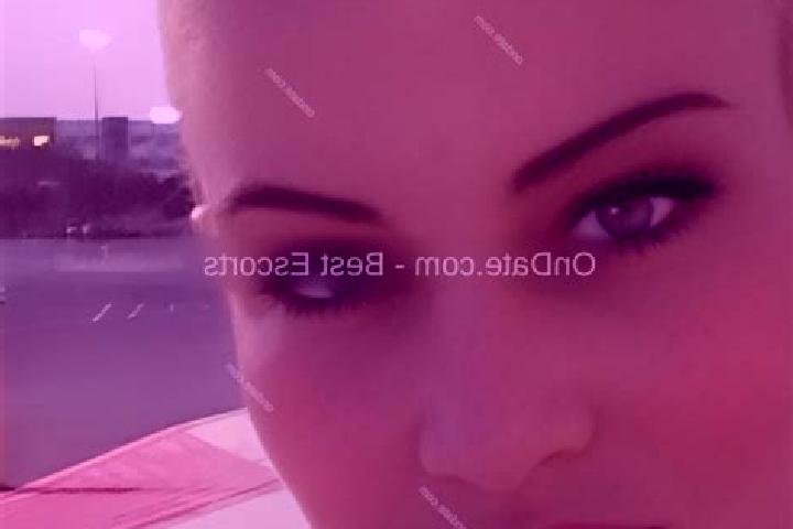 Natalie, 34 — Escort in Schoenhorst, Germany