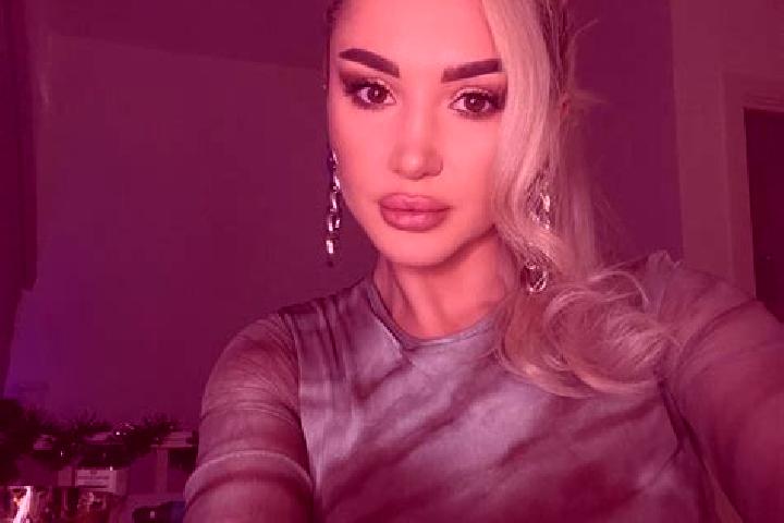 Natalie, 35, a auburn grey-eyed middle eastern companion based in Bay-Khaak. Offering Travel Companion, Fetish, A-Level, Party Girl, Couples. Available for i...