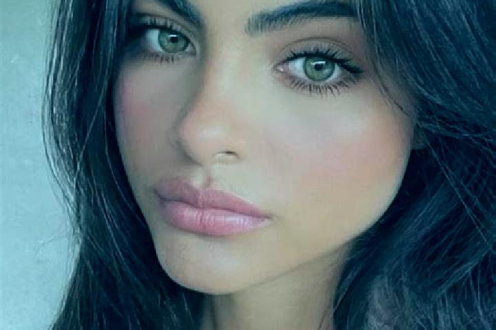 Natalie, 35, a brunette green-eyed european companion based in Taki. Offering 69, BDSM, Overnight, Domination. Available for incall and outcall, day and even...