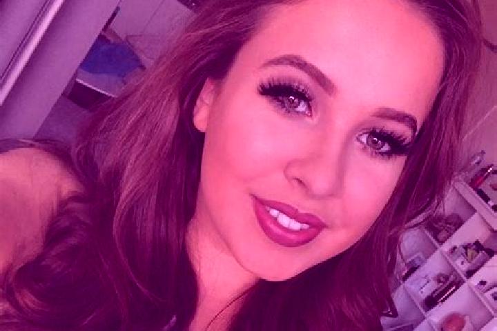 Natalie, 35, a red green-eyed european companion based in Nikenbah. Offering Party Girl, Striptease, 69, Massage. Available for incall and outcall, overnight...