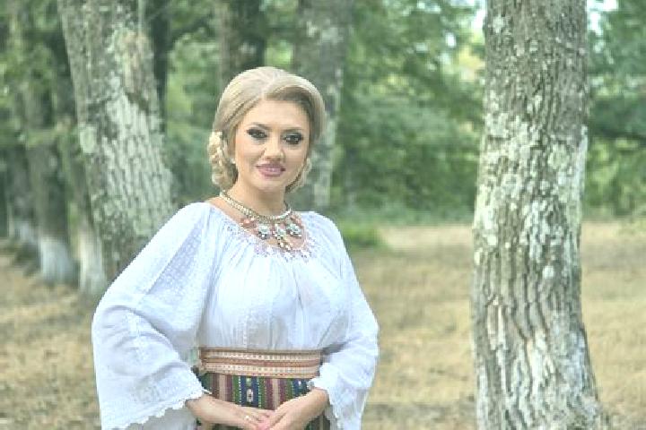 Natalie, 35 — Escort in Pacureti, Romania