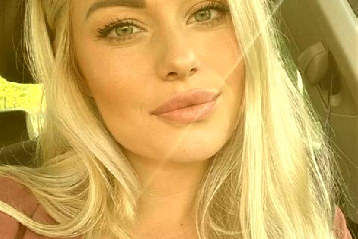 Natalie, 36, a blonde hazel-eyed mixed companion based in Buza. Offering Couples, Party Girl, Tantra, Fetish. Available for incall and outcall, day and eveni...