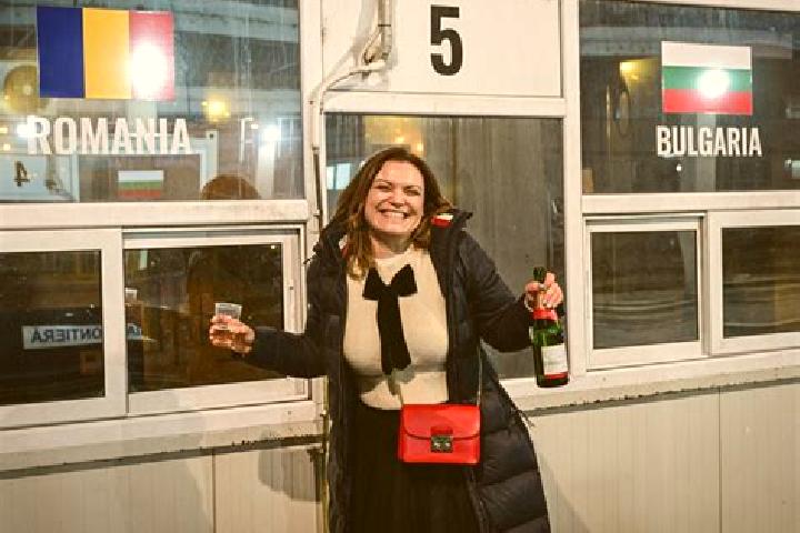 Natalie, 36 — Escort in Iadara, Romania