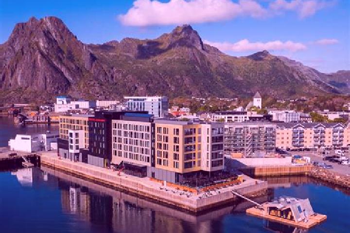 Natalie, 36 — Escort in Melbu, Norway