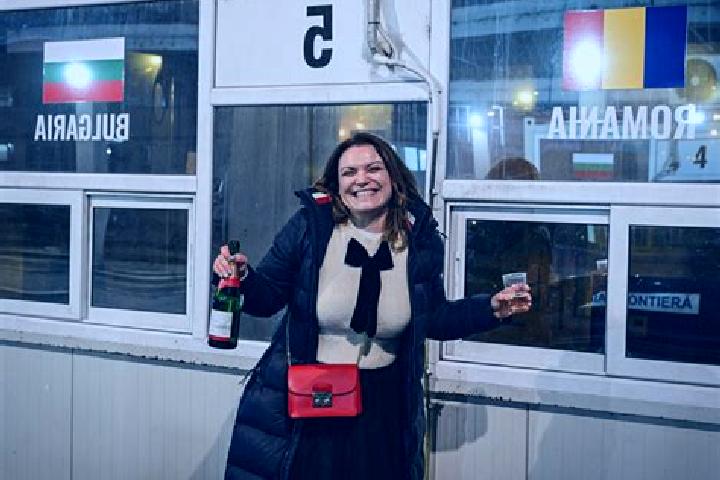 Natalie, 36 — Escort in Samsud, Romania