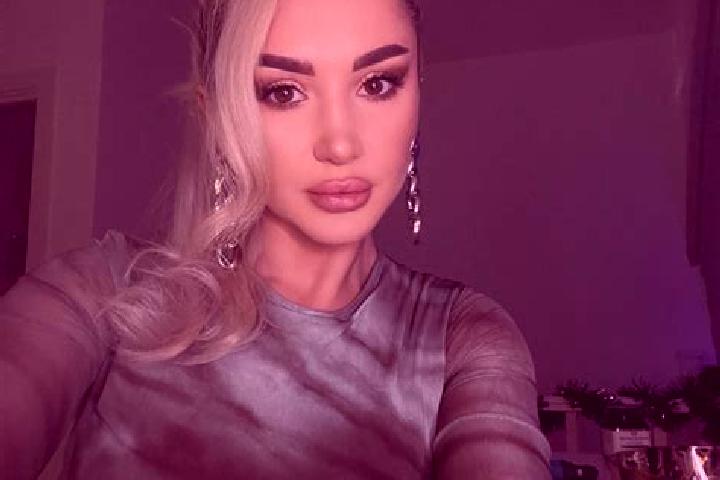 Natalie, 37, a auburn green-eyed slavic companion based in Badyokaha. Offering GFE, Couples, Dinner Date, Travel Companion. Available for incall and outcall,...