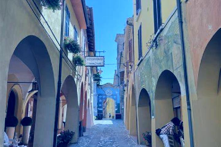 Natalie, 37 — Escort in Dozza, Italy