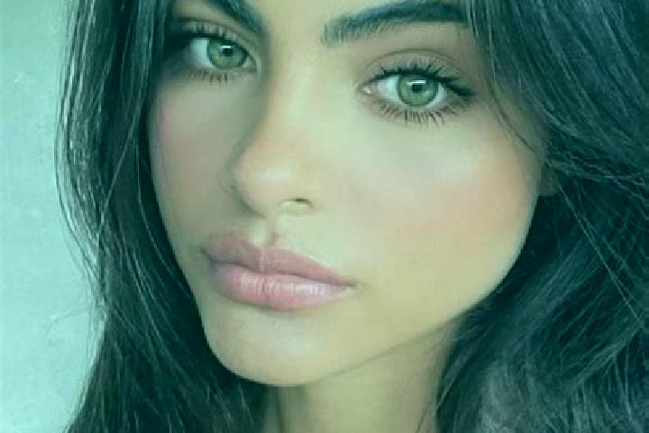 Natalie, 38, a red dark-eyed indian companion based in Baruchella. Offering Couples, Prostate Massage, Girlfriend Experience. Available for incall and outcal...