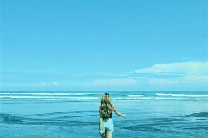 Natalie, 38 — Escort in Prawira, Indonesia