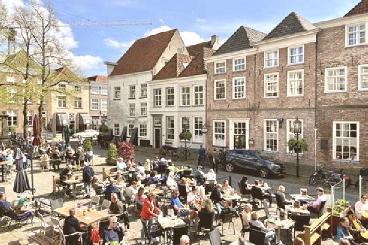 Nora, 20 — Escort in Zesgehuchten, Netherlands