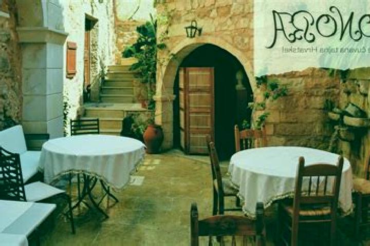 Nora, 20 — Escort in Zminjak, Serbia
