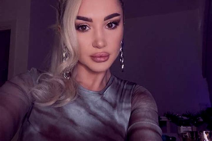 Nora, 21, a blonde brown-eyed indian companion based in Akuvikro. Offering Travel Companion, GFE, BDSM, Girlfriend Experience. Available for incall and outca...