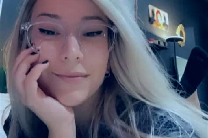 Nora, 21, a blonde grey-eyed mediterranean companion based in Douvres-la-Delivrande. Offering Girlfriend Experience, BDSM, Deep French Kissing, Massage. Avai...