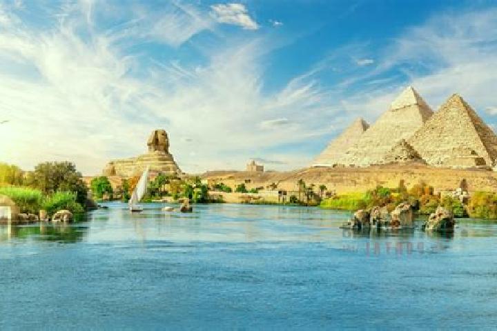 Nora, 21 — Escort in As Sallum, Egypt